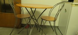 Table avec 2 chaises