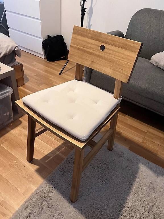 Chaises: 2x Holzstuhl – D'occasion à Zürich par con_w96t 1