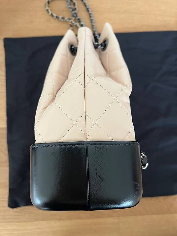 Chanel Zaini: CHANEL Gabrielle Small Backpack - top gepflegt – Usato da Worblaufen venduto da Isi84B 4