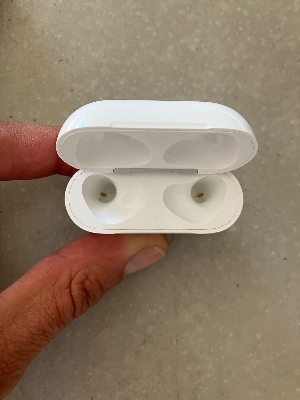 Apple Kopfhörer: Apple AirPods 3 Case – Gebraucht aus Lausanne von mr.v 3