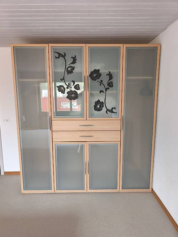 Armadi: Grosser Kleiderschrank mit Glasfronten – Usato da Gansingen venduto da linaus
