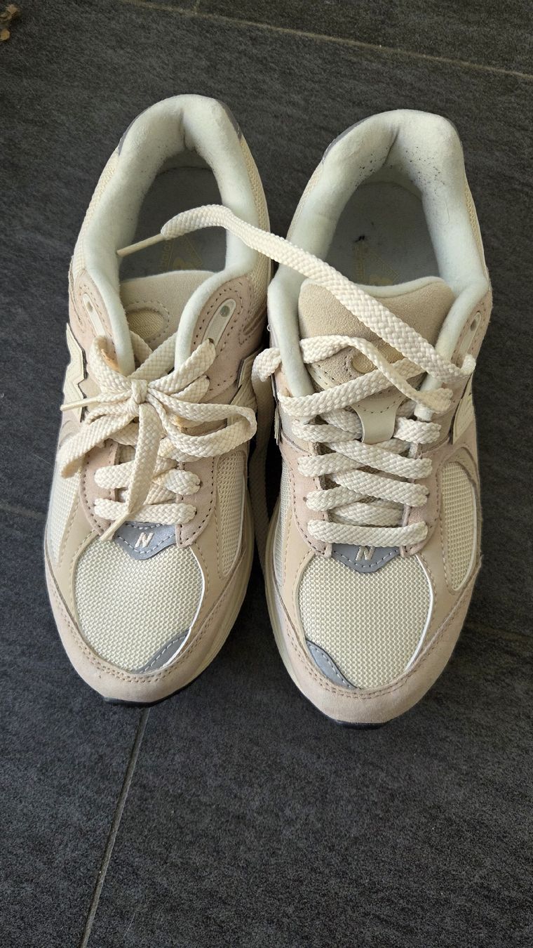 Damenschuhe: New Balance 2002 R beige – Neu (gemäss Beschreibung) aus Bülach von Deltaqy 2