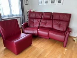 Rotes Ledersofa und Sessel mit Relaxfunktion, Top Zustand