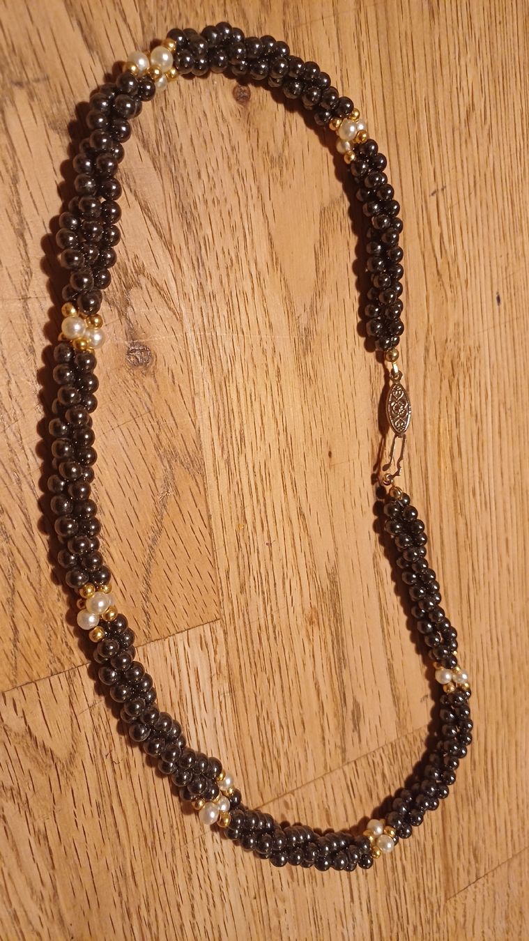 Catenine: Schöne Steinkette – Usato da Flawil venduto da Naphtali