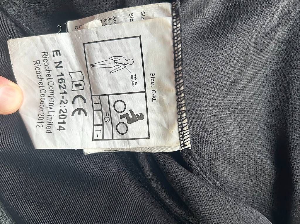 Protections: Kinder Rückenprotektor Steeds CE-1621-2 – D'occasion à Zürich par Sharko 3
