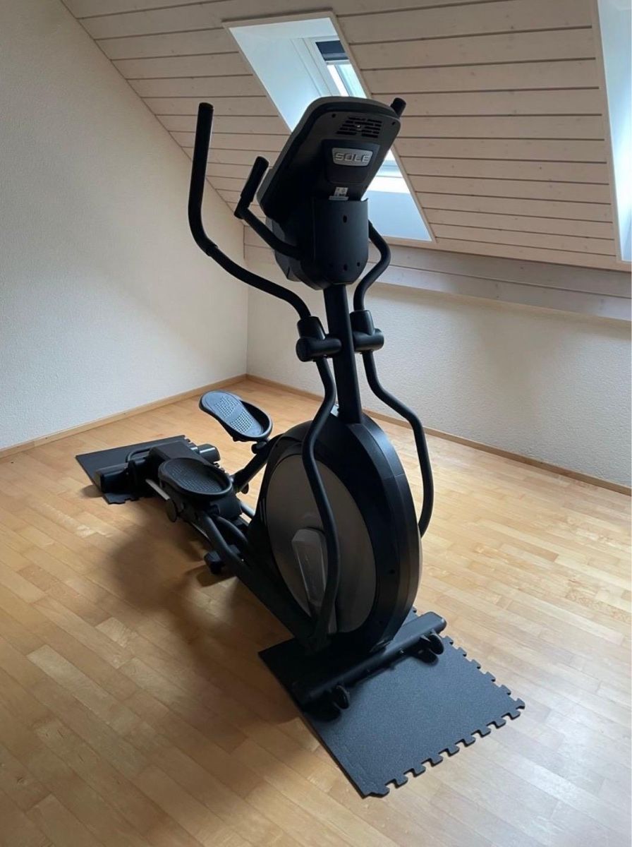 Sole Hometrainer: Sole E25 Ellipsentrainer - Top Zustand! – Nuovo (secondo la descrizione) da Adliswil venduto da dor_vj6c 1