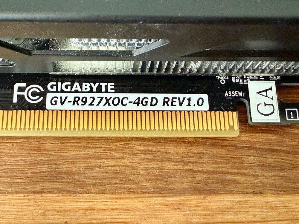 AMD Radeon R9 270X (Gigabyte GV-R927XOC-4GD) (Gebraucht) in Yverdon-les ...