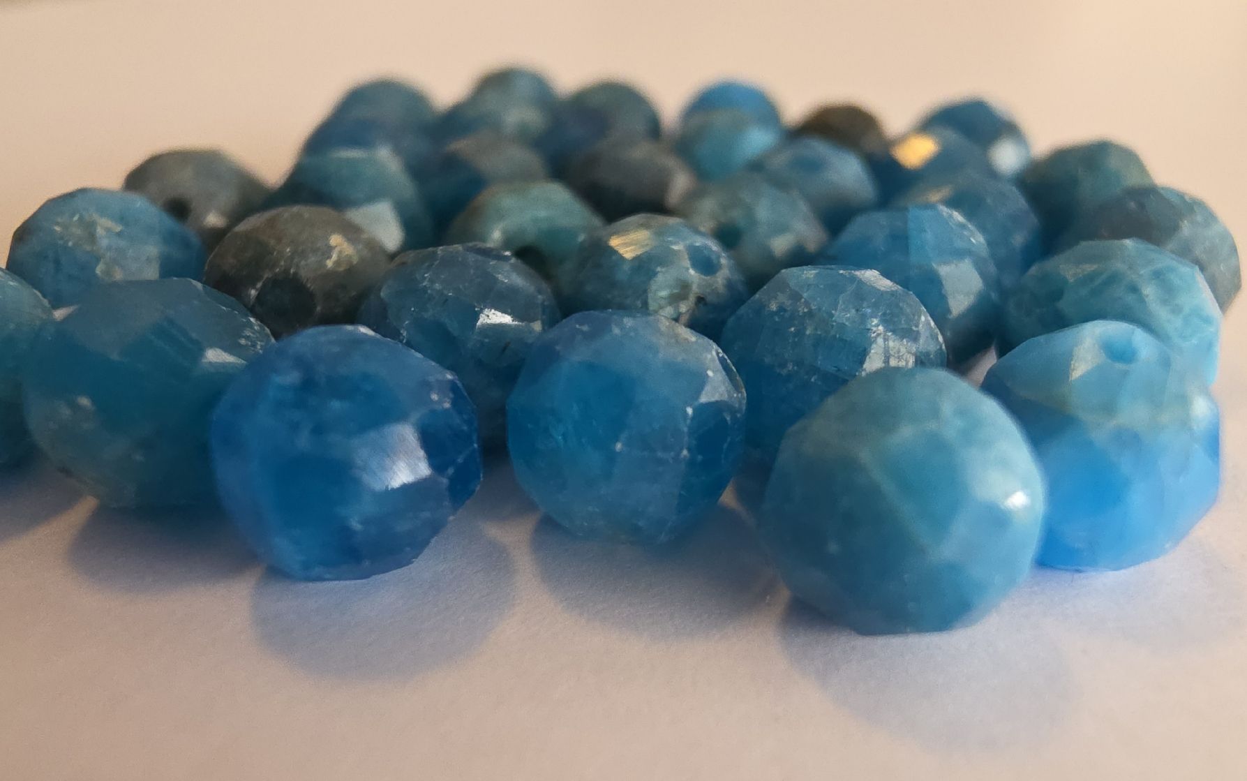 Mineralien & Heilsteine: Apatit facettiert ca. 6mm. Perlen 33 Stück lose – Neu und originalverpackt aus Menziken von Mirager 2