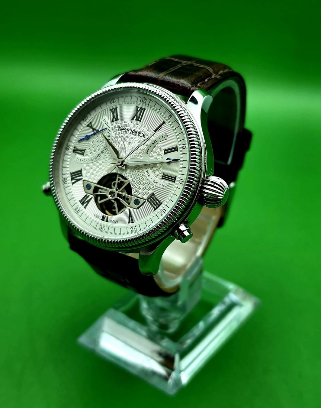 Longines Orologi: RESIDENCE AVIATOR OPEN HEART AUTOMATIC HERRENUHR DAY-DATE – Usato da Neftenbach venduto da Taschen-Uhren 2