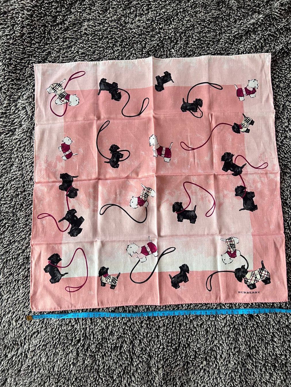 Burberry Foulard & Sciarpe: Burberry Baumwolltuch 49x49 cm rosa – Nuovo (secondo la descrizione) da Winterthur venduto da Dejv 3