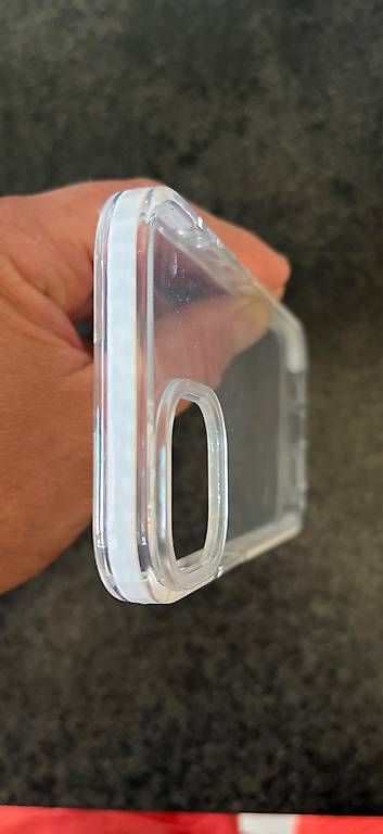 Apple Coques & Protection écran: Coque iPhone 13 – D'occasion à Tavannes par Tch7 3