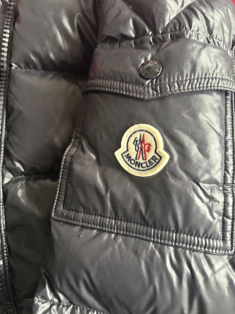 Moncler Giacche: Moncler Maya Jacket – Nuovo (secondo la descrizione) da La Tour-de-Peilz venduto da hir_x5c9 4