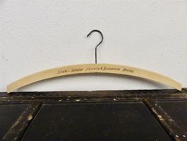 Kleiderbügel LINDER - SCHALLER MURTEN