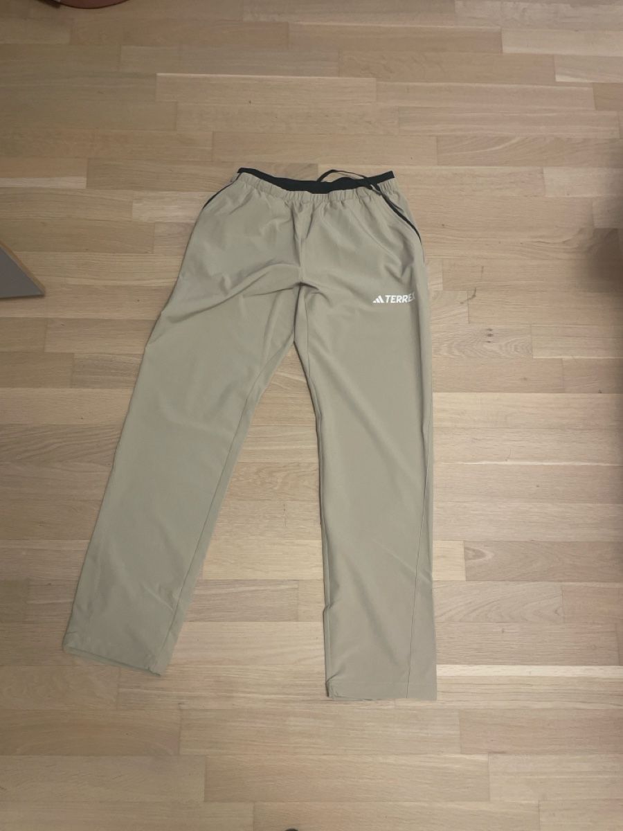 Adidas Hosen: Terrex Sporthose – Neu (gemäss Beschreibung) aus Laufen von jes_ll2f