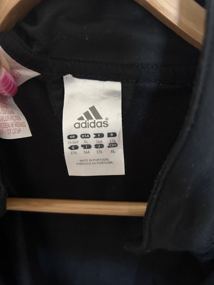 Adidas Jacken: Veste Adidas sport  – Gebraucht aus Grand-Lancy von eli_x5k9 2