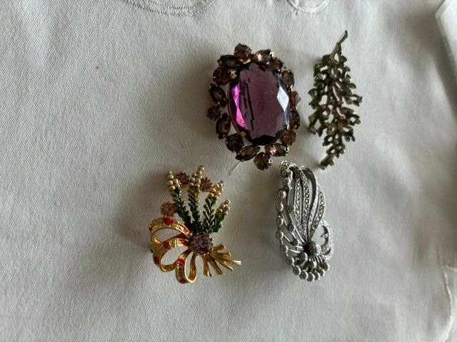 Broschen & Nadeln: 4 broches anciennes – Gebraucht aus Evilard von nenette01 2