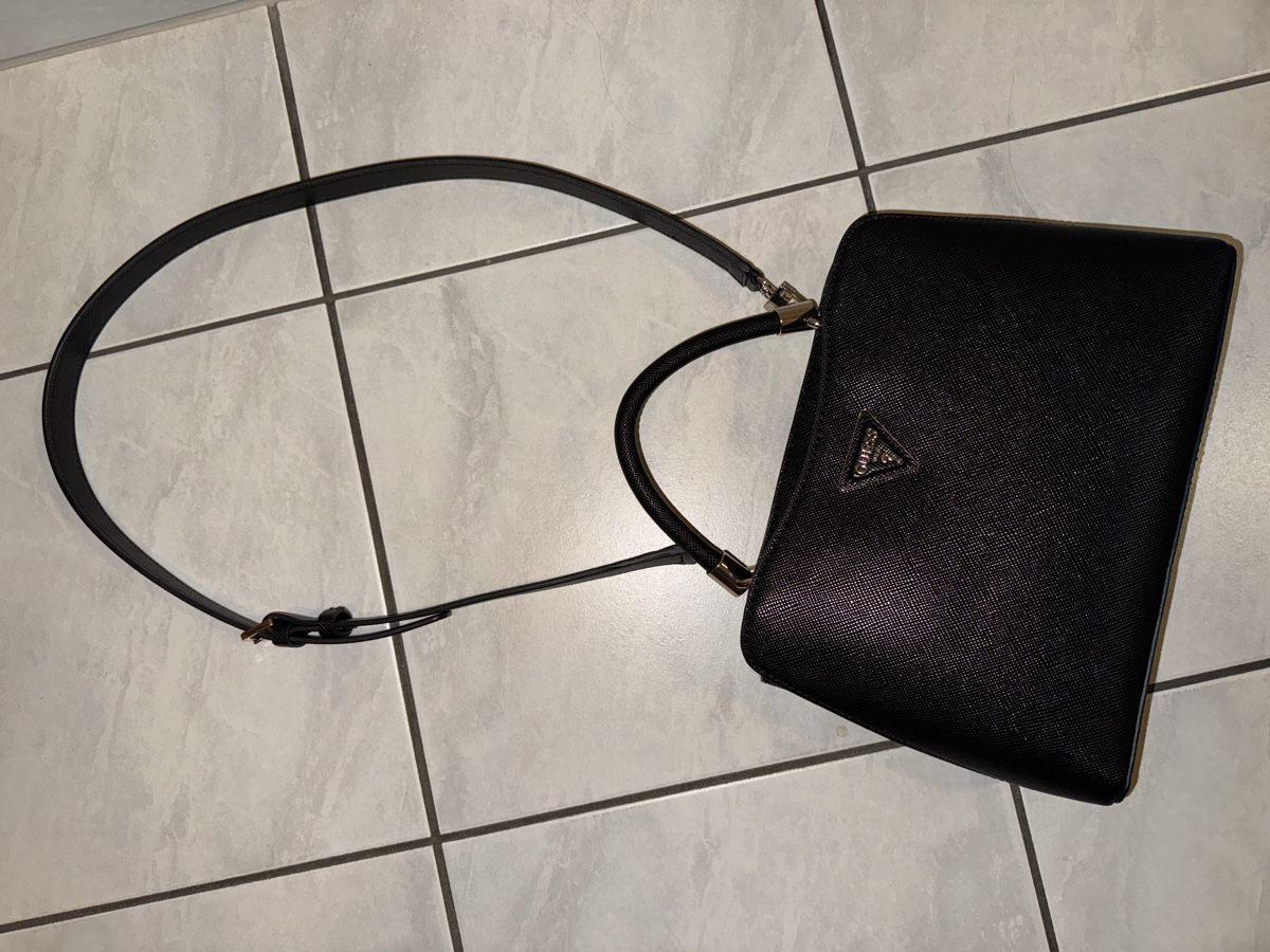 Guess Borse da donna: Guess Handtasche Schwarz neu – Nuovo (secondo la descrizione) da Hergiswil NW venduto da kaufe_at_kaufmann 6