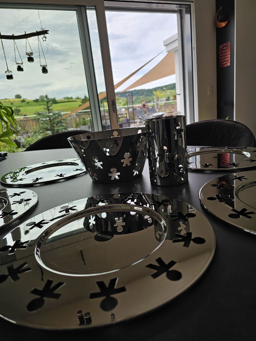 Alessi Set di piatti: Alessi Schale, Besteckbecher und 6 Platzteller. – Usato da Herznach venduto da Ursula_ 1
