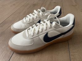 Nike Turnschuhe Gr. 38.5 NEU