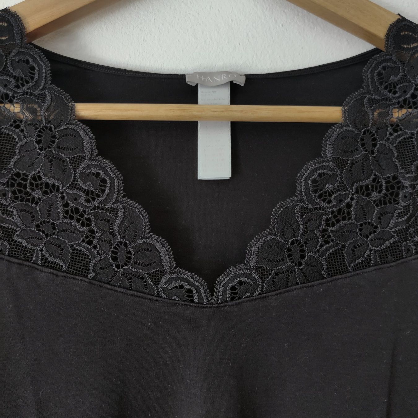 Hanro T-shirt: HANRO Spitzen Pullover Pulli Bluse Shirt Baumwolle black XS – Usato da Winterthur venduto da Lotusherz 1