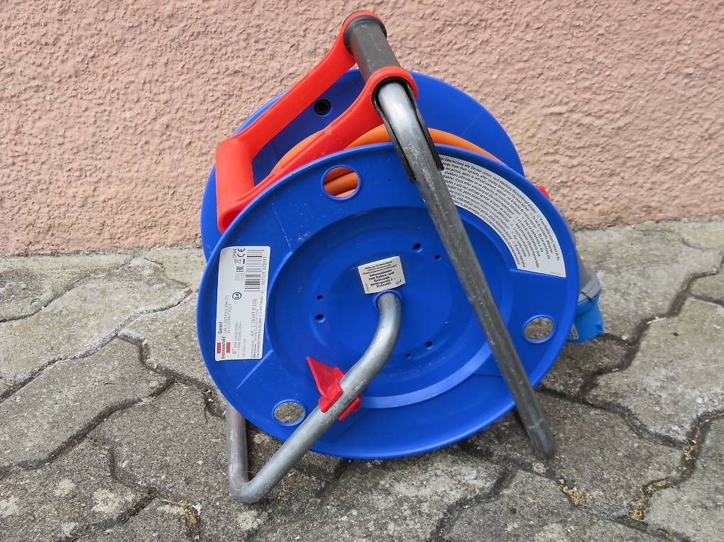 Câbles: Enrouleur électrique pour camping – D'occasion à Saicourt par mensuze 1