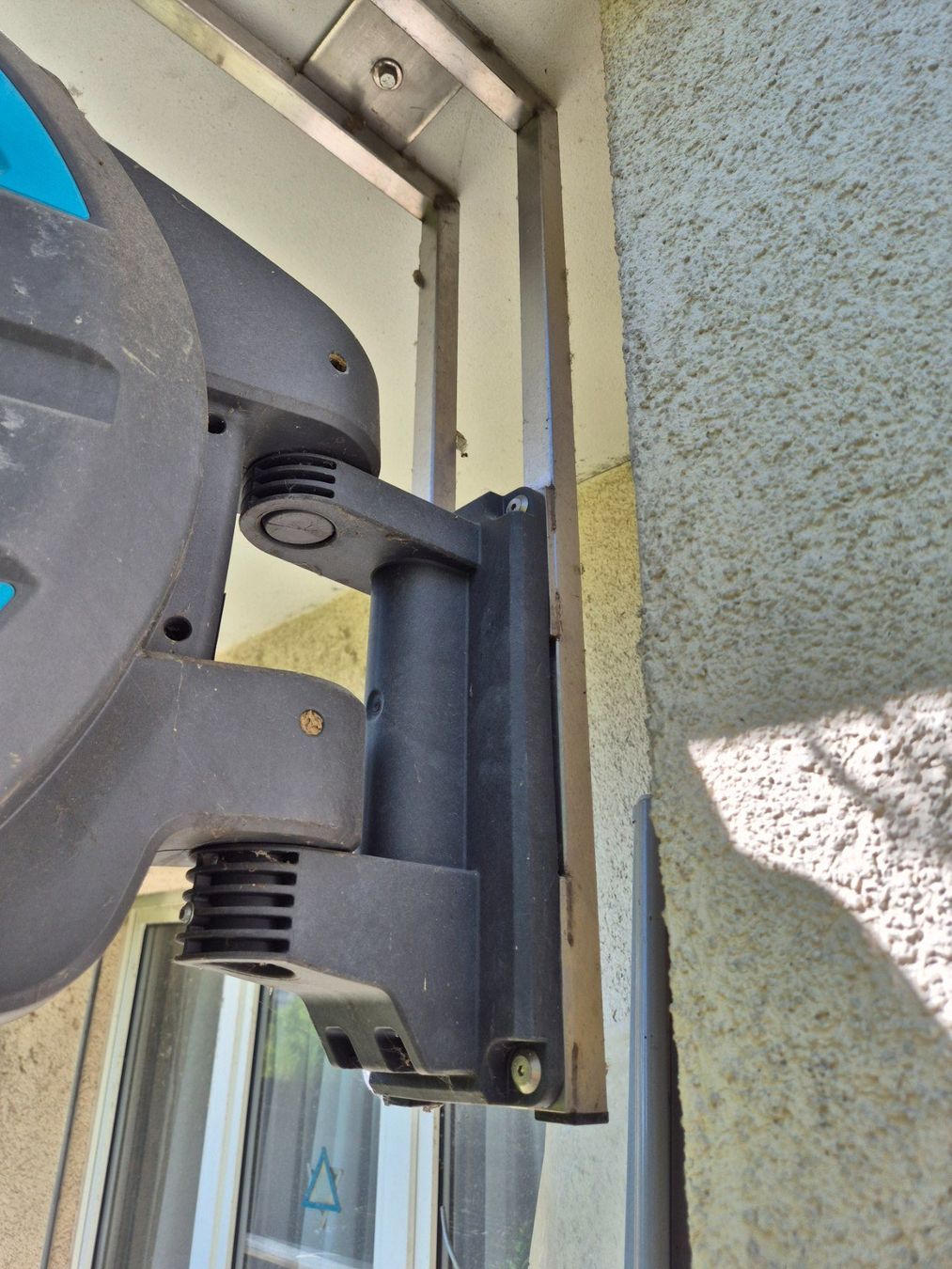 Gardena Tubi & Tubi flessibili: GARDENA Wand-Schlauchbox  mit Halter Rostfrei – Usato da Arlesheim venduto da Bmw3204 1