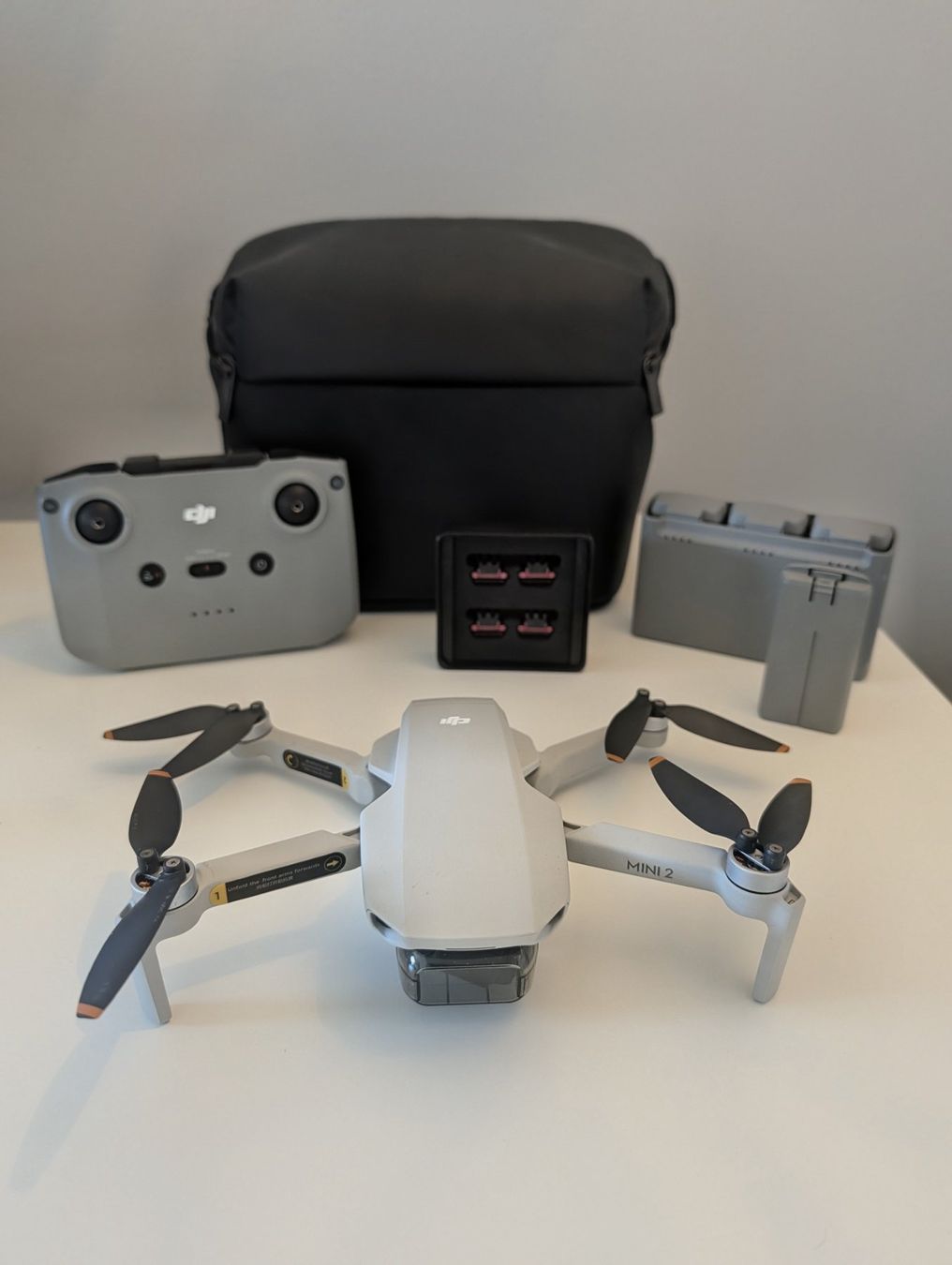 DJI RC Modellbau: DJI Mini 2 Fly More Combo – Gebraucht aus Middes von zac_7nw7 1
