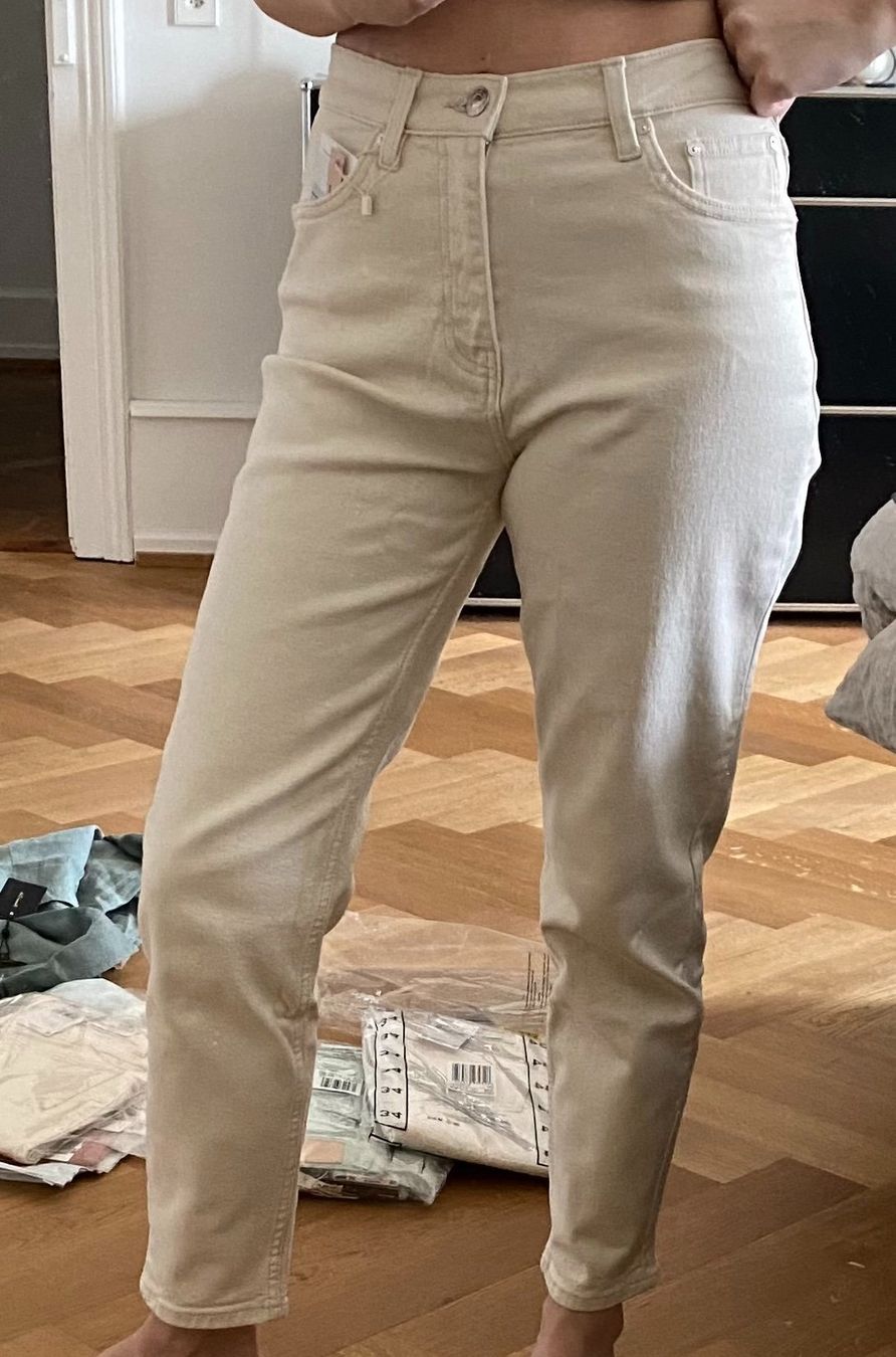 Mango Jeans: MANGO Mom Jeans (Slim Fit) – Usato da St-George venduto da alaixee 1