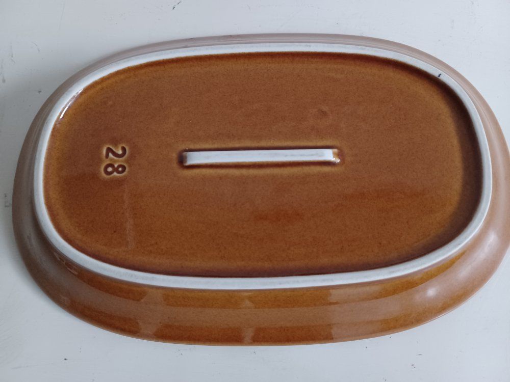 Rössler Servierplatten: RÖSSLER Große Platte karamellfarbene 28x18 cm -C42 – Gebraucht aus Morges von vimajes12 1