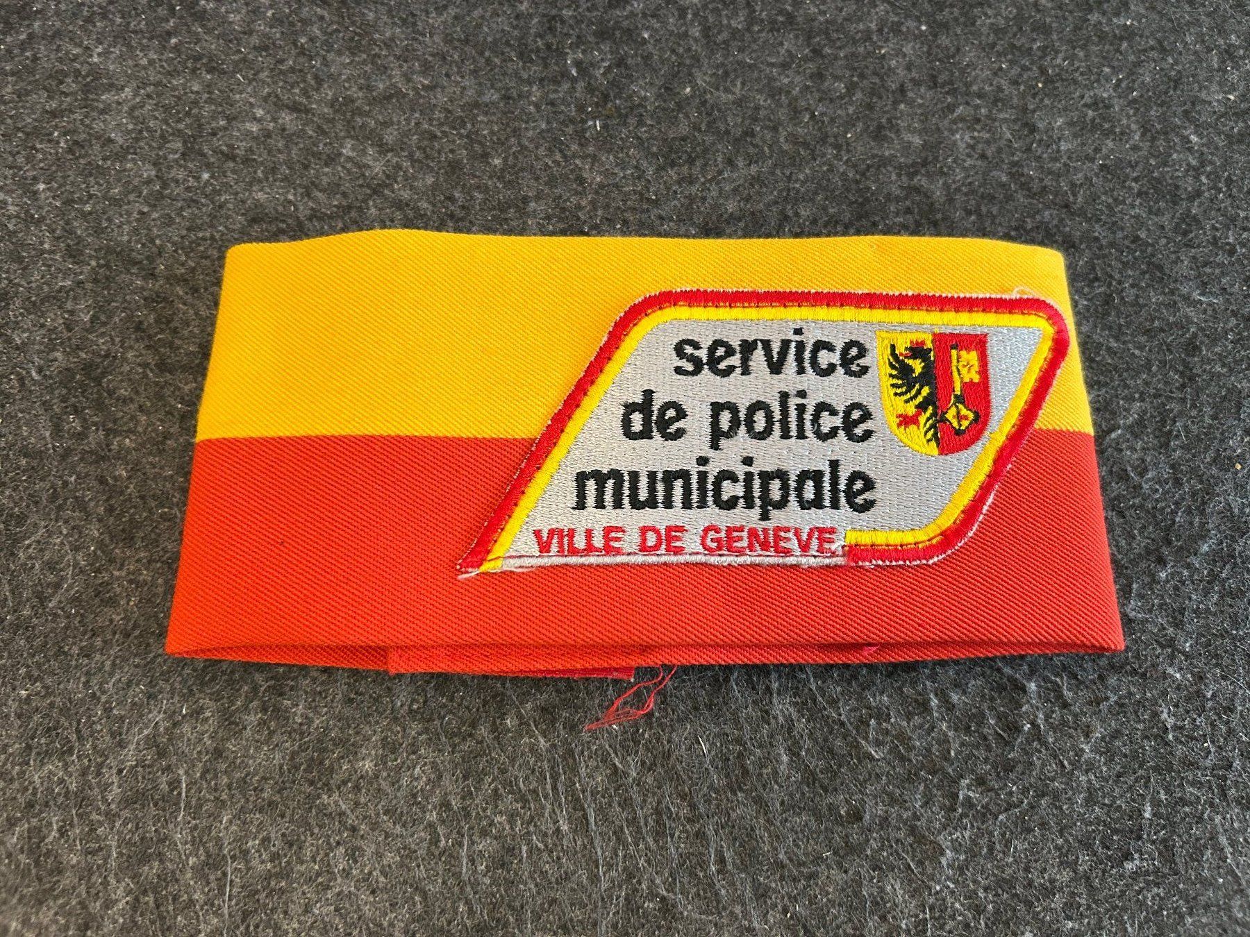 Plaquettes & Badges: Armbinde Stadtpolizei Genf – D'occasion à Berikon par DGC-1995 1