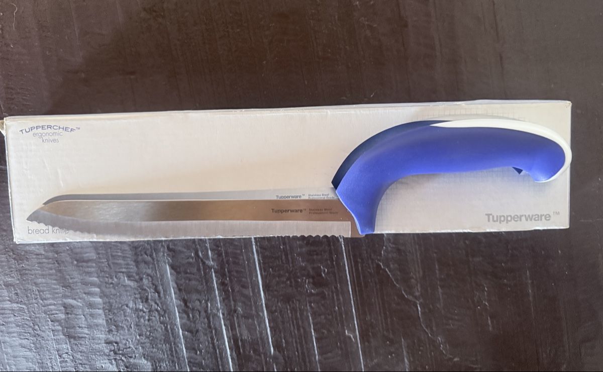 Tupperware Coltelli da cucina: Tupperware Brotmesser – Nuovo e nell'imballaggio originale da Flumserberg Saxli venduto da delfinli67