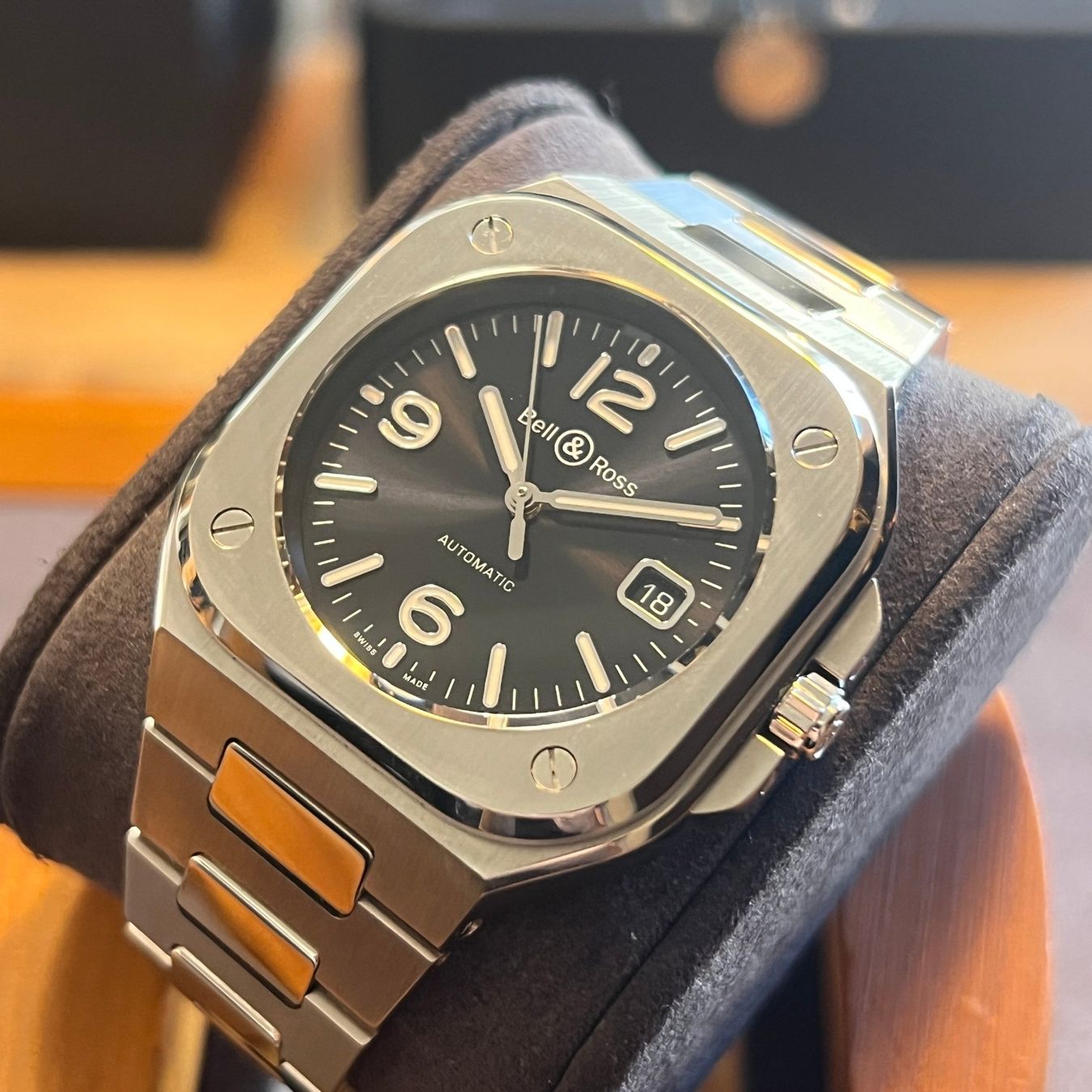 Bell & Ross Uhren: Bell & Ross Black Dial Automatic Date Full Set BR05A-BL-ST/S – Gebraucht aus Carouge GE von Watchaser 8