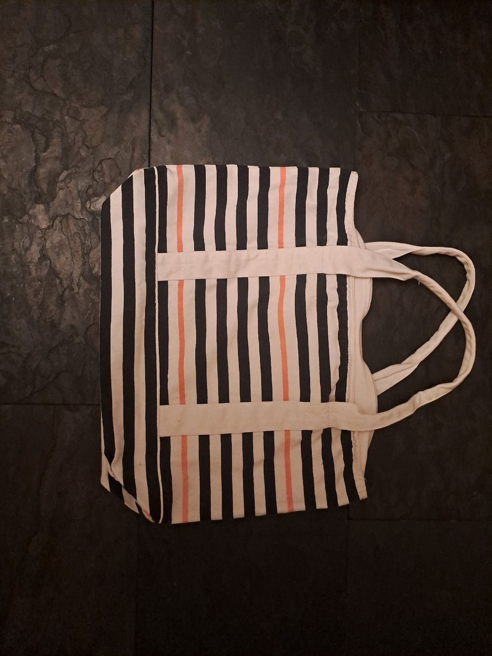 C&A Sacs: Tasche schwarz, weiss, rosa gestreift – D'occasion à Zürich par jun_vh8f