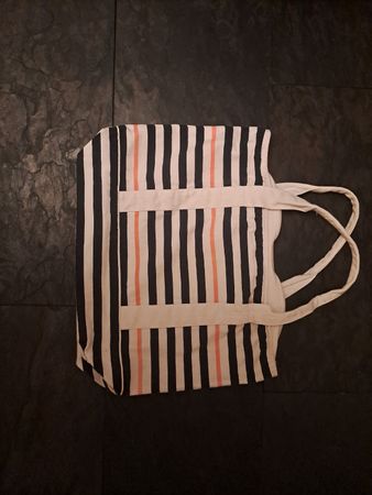 Tasche schwarz, weiss, rosa gestreift
