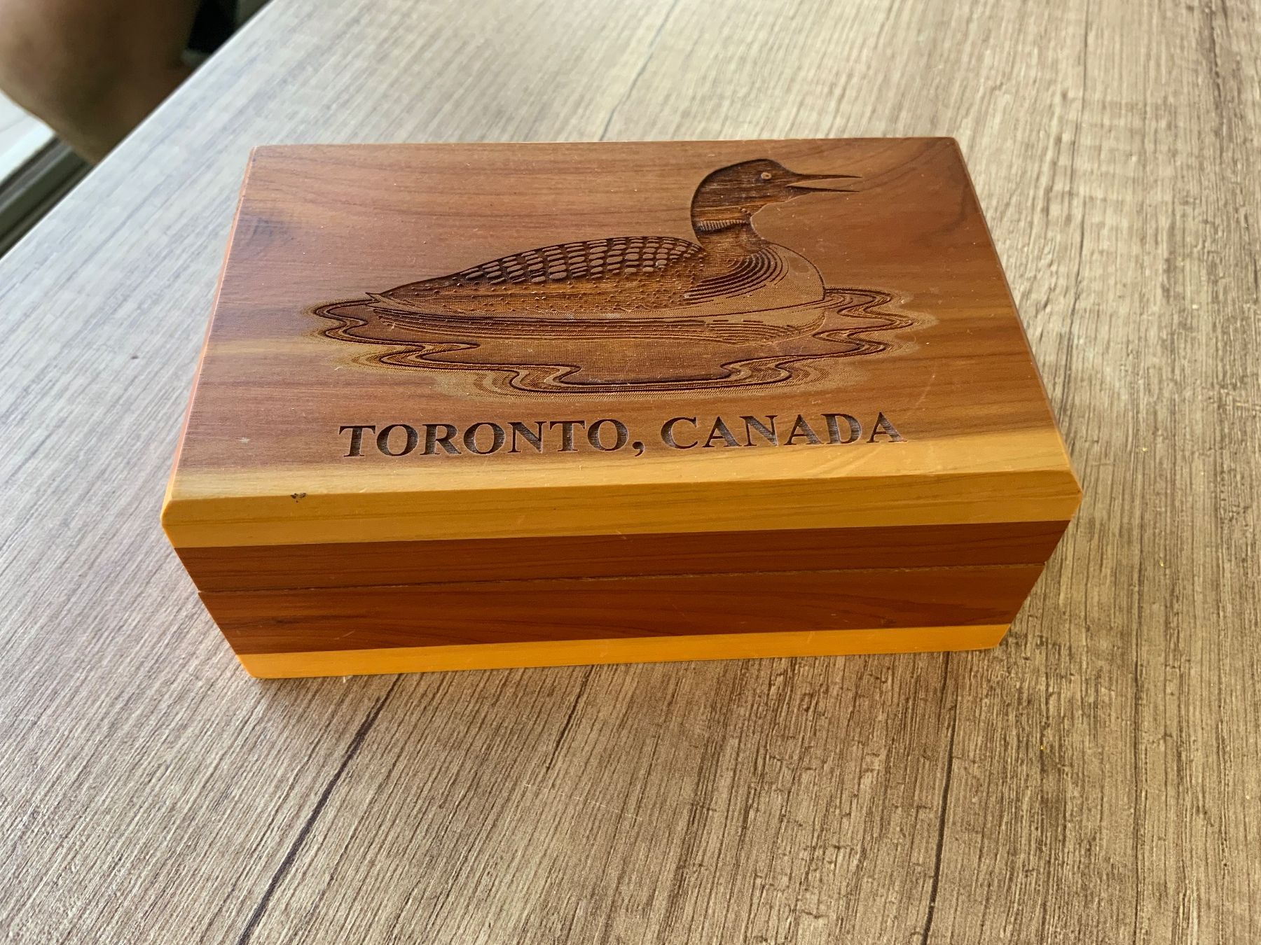 Schmuckkästen: Holzschatulle mit Gravur, Toronto, Canada – Gebraucht aus Schübelbach von Hecht11.