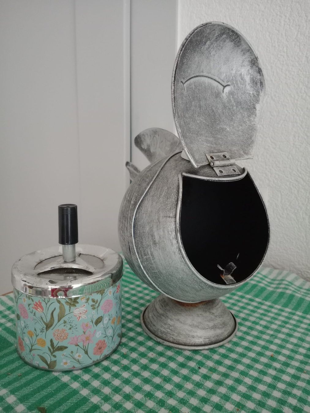 Portacenere: Lot de 2 cendriers/ ein tolles Geschenk! – Nuovo (secondo la descrizione) da Payerne venduto da jea_m6nb 1
