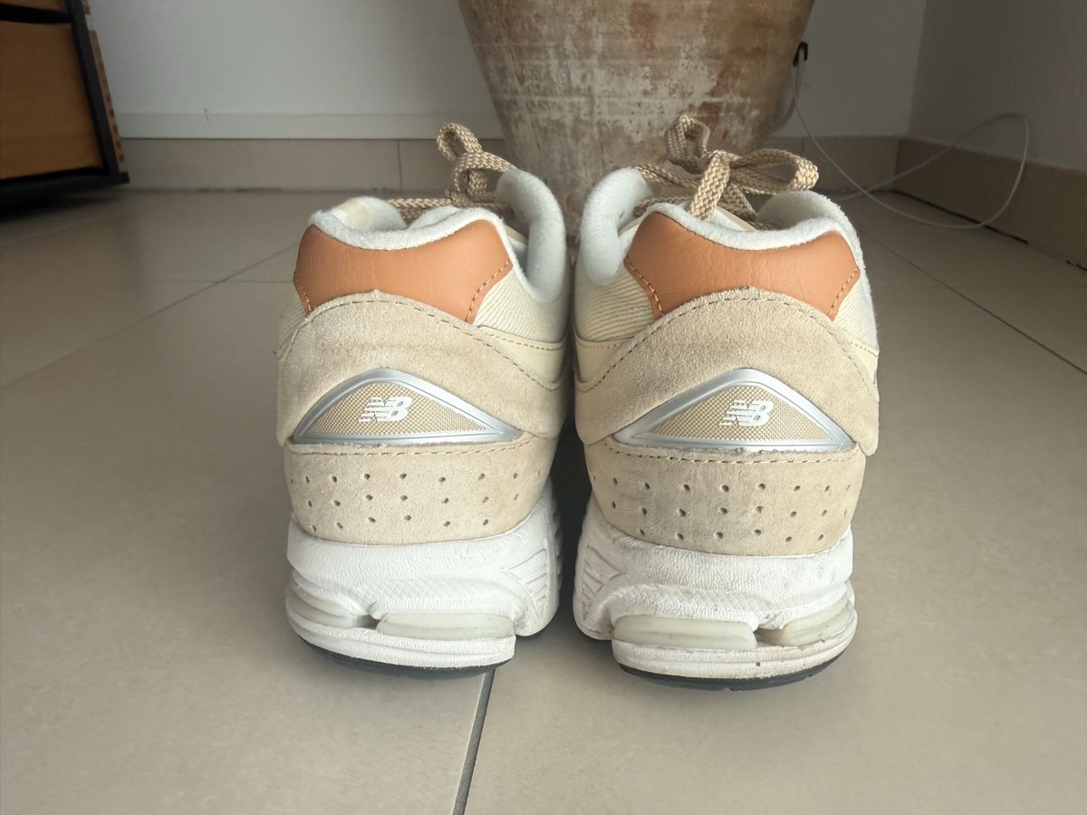 New Balance Scarpe da uomo: New balance M2002R – Usato da Prilly venduto da Dany010 1