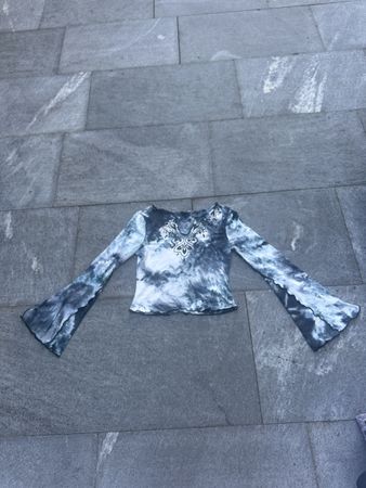 Lässiger Print-Pullover mit Glockenärmeln Size S/M
