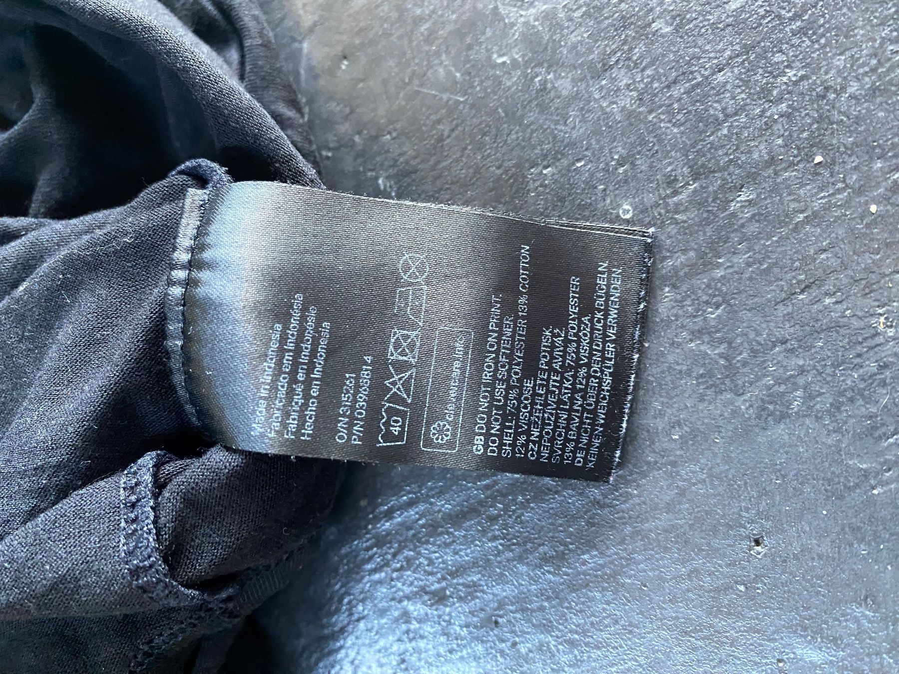H&M T-shirt: Sportshirt H&M schwarz Motion – Usato da Chur venduto da simhofstr 5