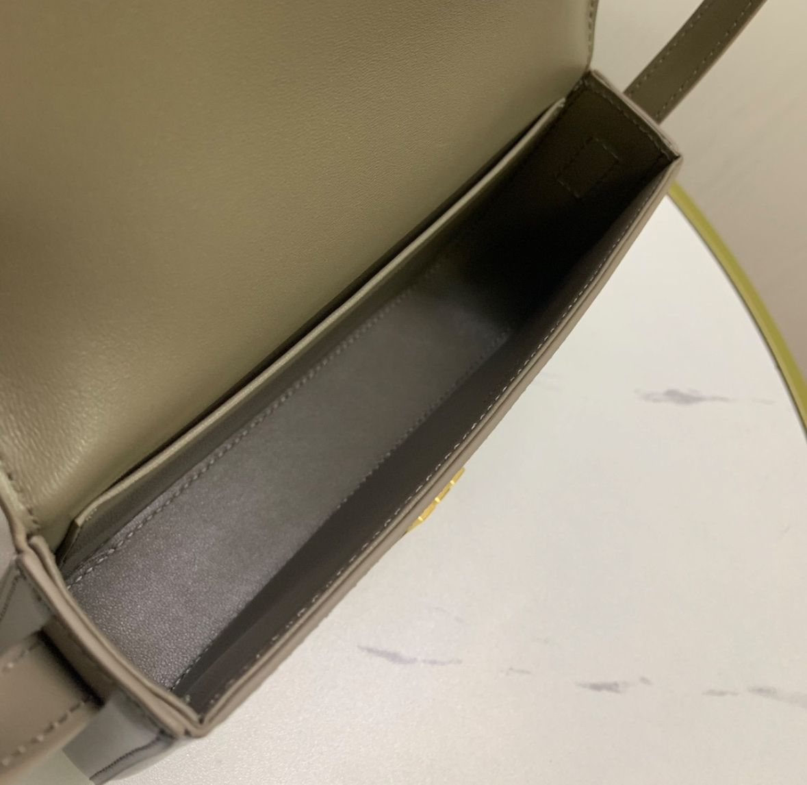 Celine Taschen für Damen: Celine Triomphe bag – Gebraucht aus Claro von  2