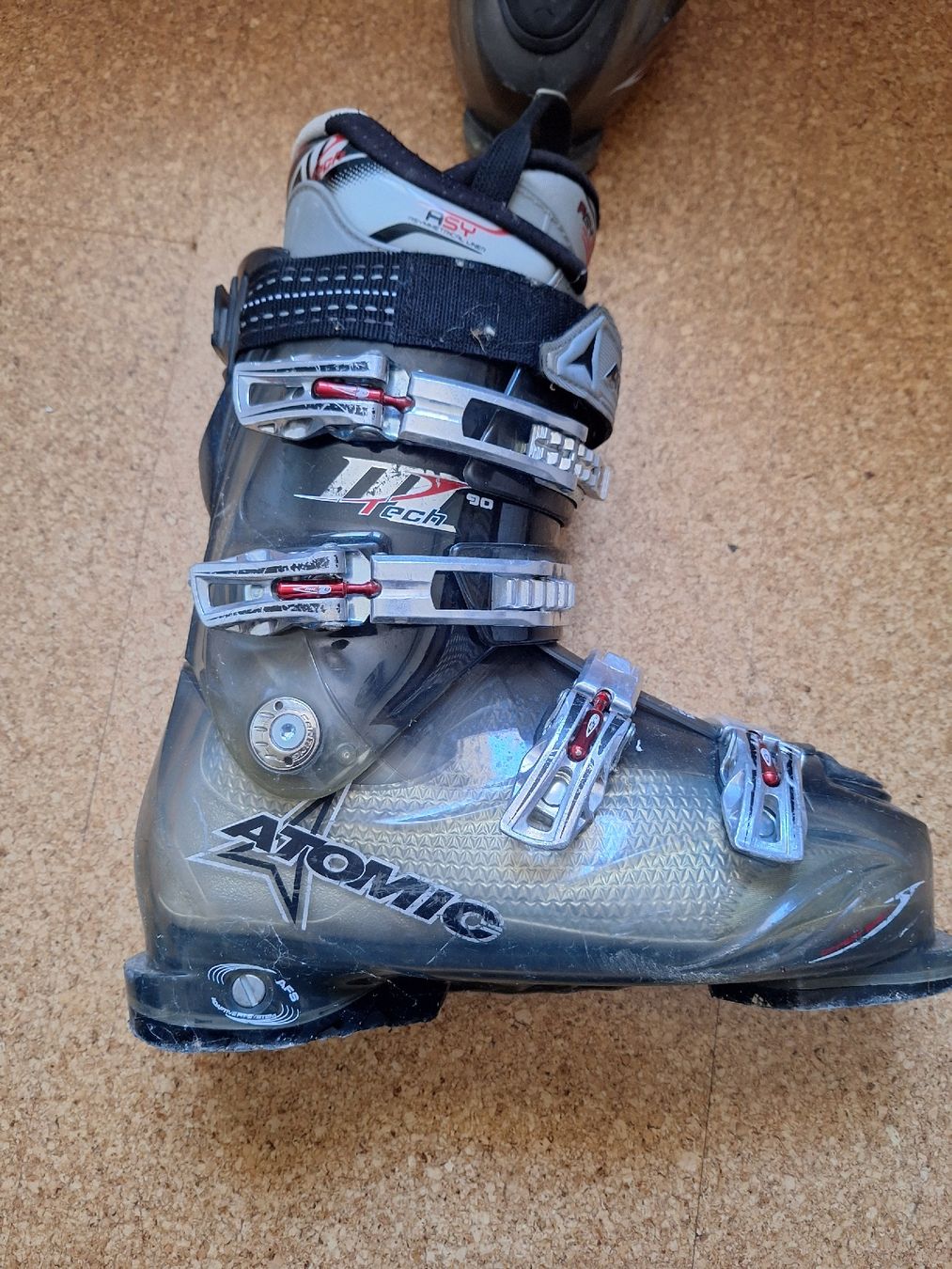 Atomic Chaussures hommes: Atomic Skischuhe  – D'occasion à Trimbach par jon_knr5 4