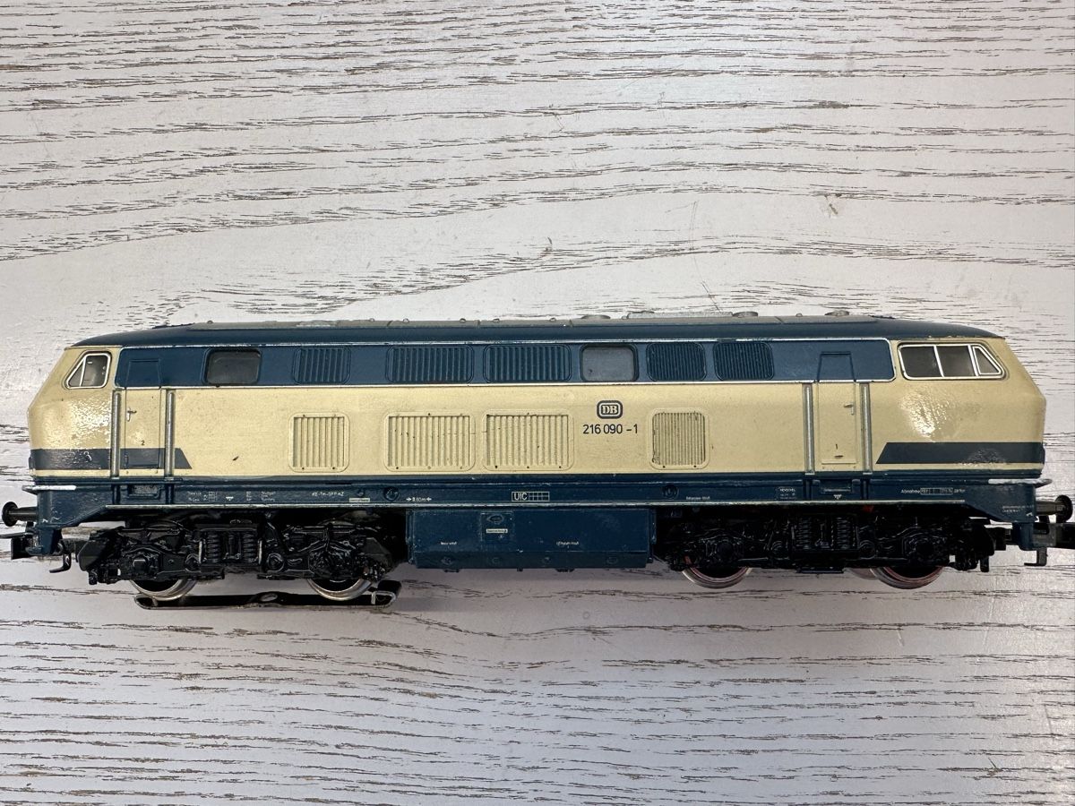 Märklin Modelleisenbahnen: Märklin 3074 DB BR 216 digital – Gebraucht aus Lupsingen von New-Haven 2