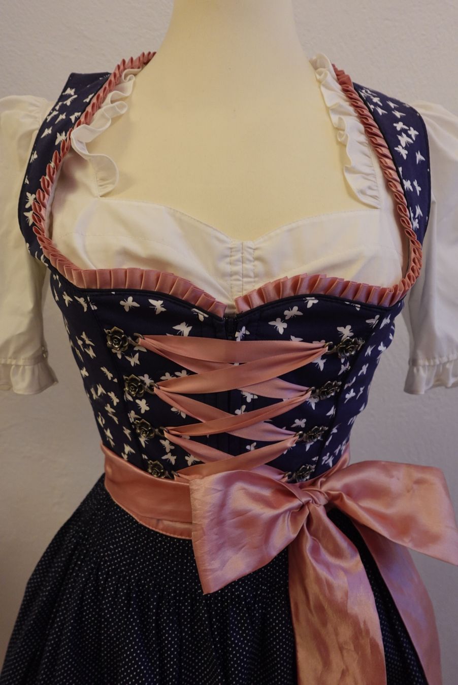 Costumes: Krüger Dirndl mit Bluse – Neuf (Voir description) à Grüningen par selinasearching 1