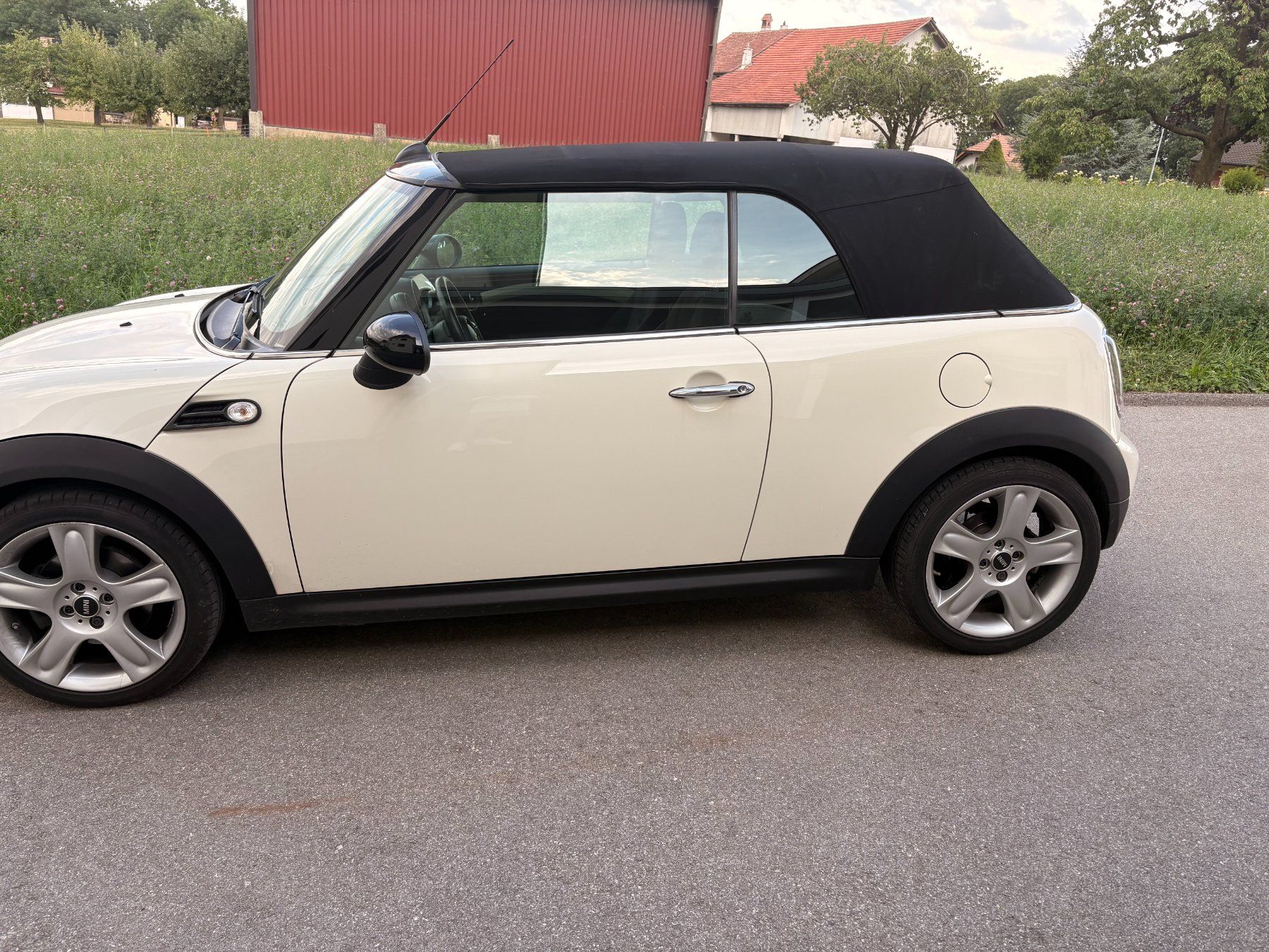 Mini Autos: Mini Cooper Cabrio 2015 – Gebraucht aus Delley von vbr_7mj7 8