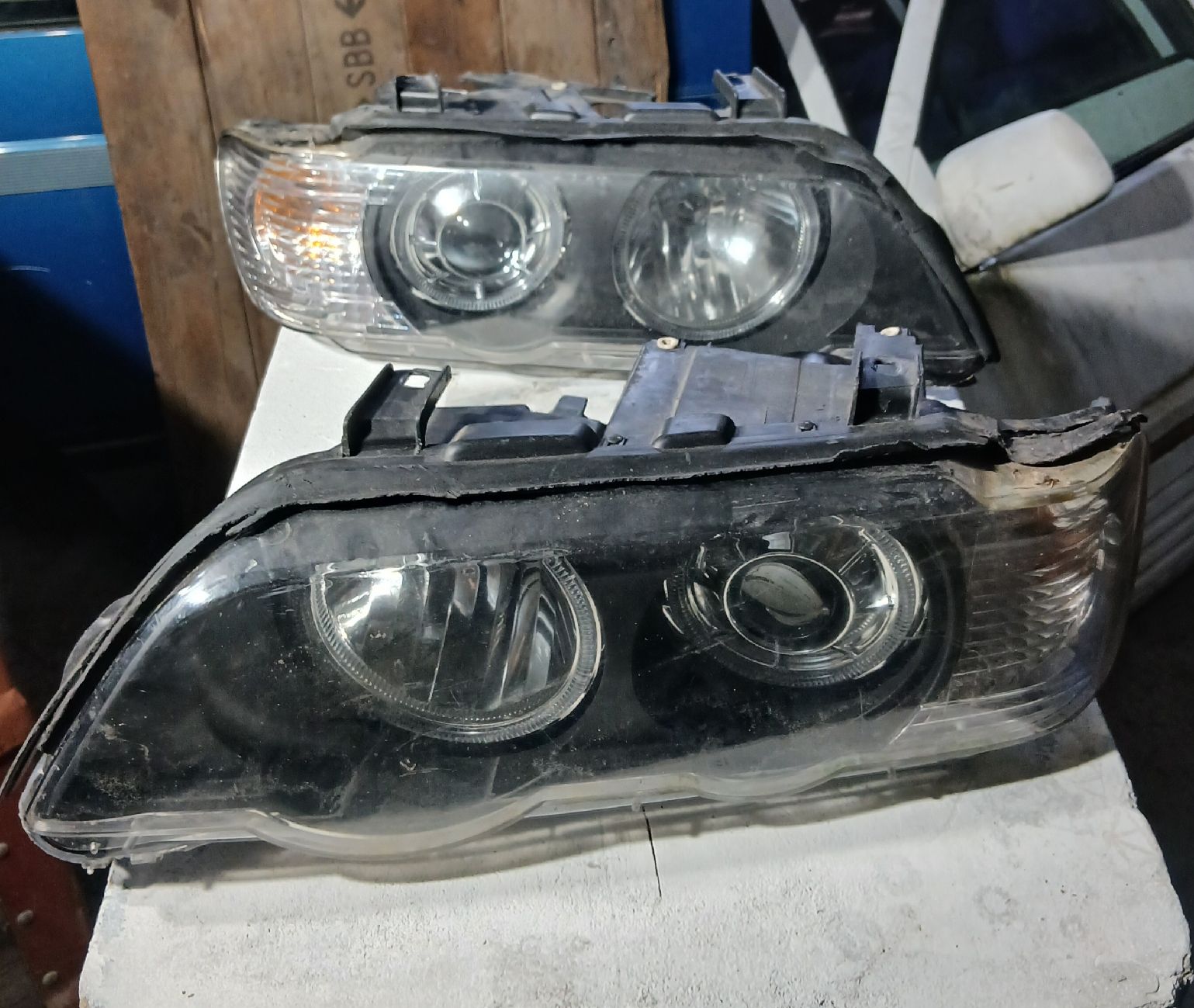 BMW Fari: Phares BMW X5 E53 4.6is – Usato da la heutte venduto da Auto-stock