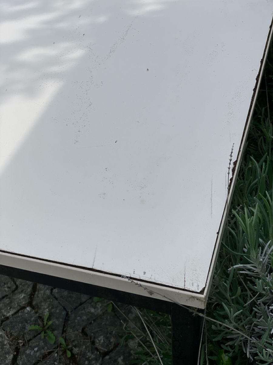 Scrivanie: GRATIS: gebrauchter Bürotisch mir Metallgestell – Usato da Berg TG venduto da Gianeja 1
