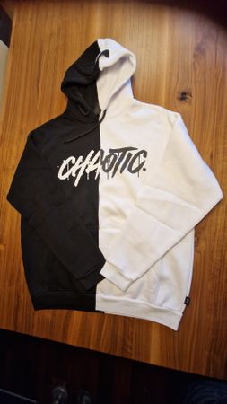 Schwarzer/ Weisser Hoodie, Grösse M, Top Zustand!