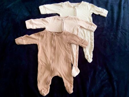 3 leichte Baby-Pyjamas Gr. 62 Braun mit Reissverschluss