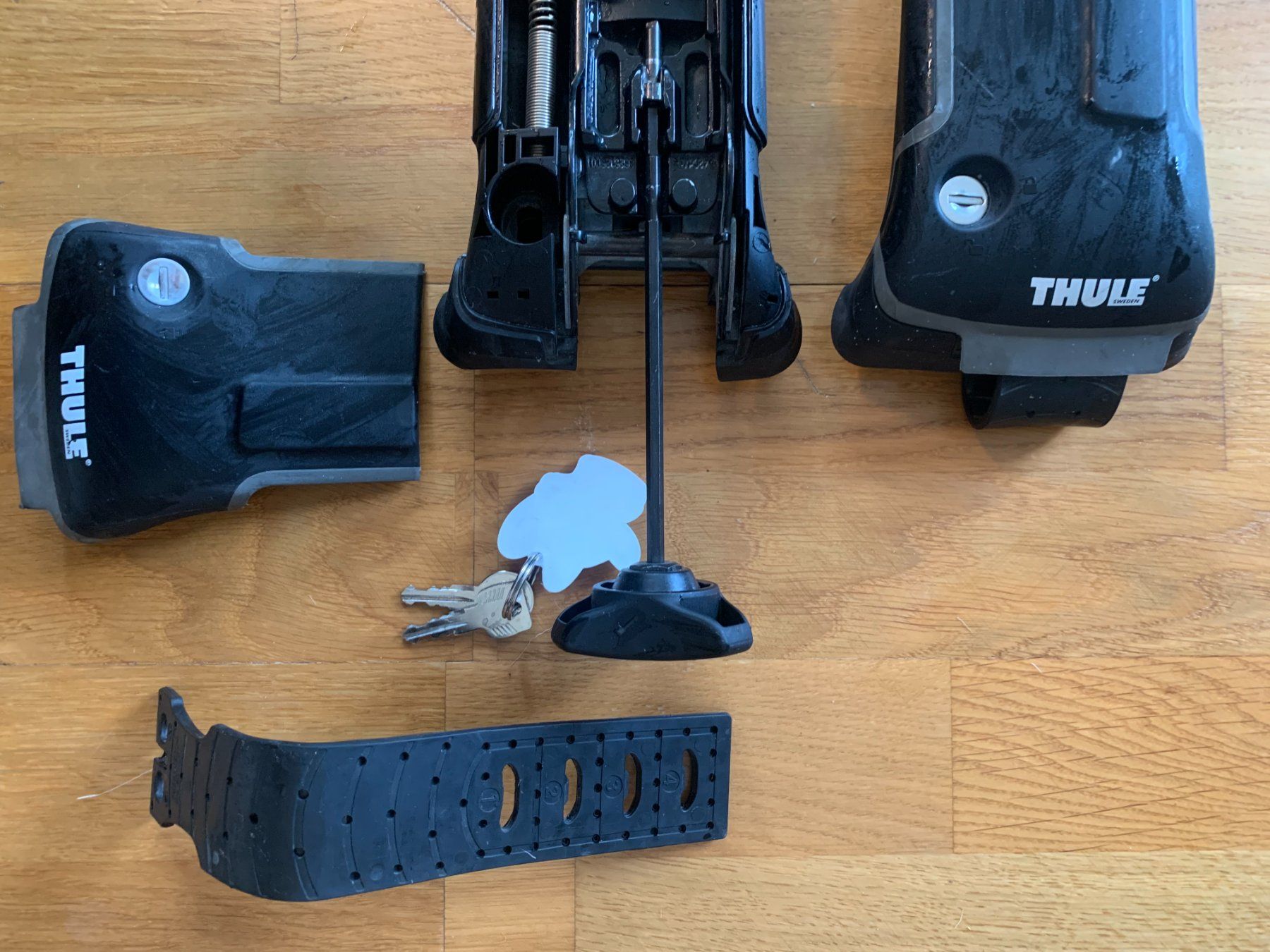 Thule Portapacchi: Thule WingBar Edge – Usato da Fribourg venduto da Tirgel 2