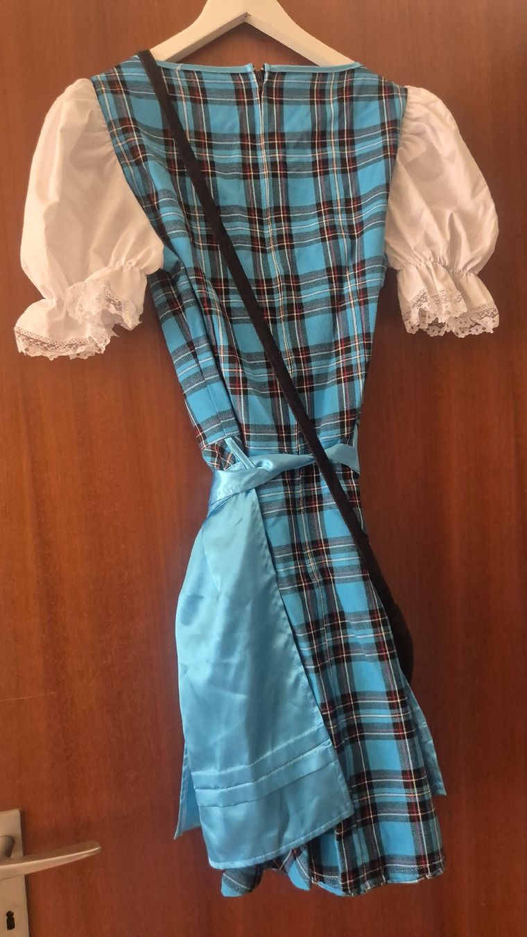 Costumi: Dirndl Gr 38 – Usato da Basel venduto da svonscha 1